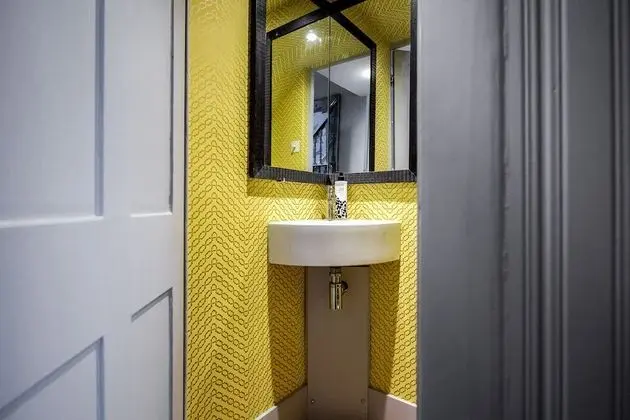 Basic Tek Büyük veya İki Ayrı Yataklı Oda