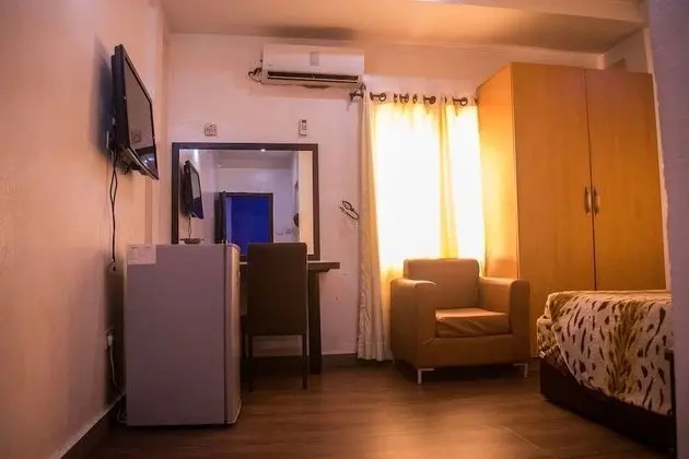 Standard Tek Büyük Yataklı Oda