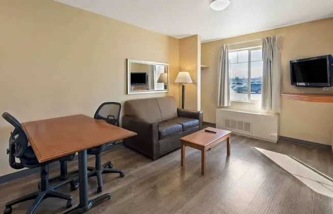 Süit, 1 En Büyük (King) Boy Yatak ve Çekyat, Engellilere Uygun, Sigara İçilmez (One Bedroom)