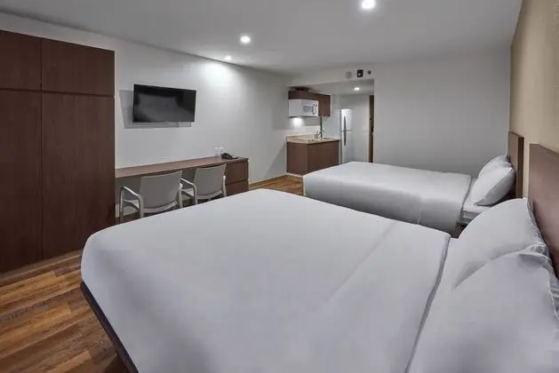 Suit Two Queen Beds