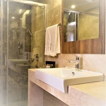 Twin,Şehir Manzaralı