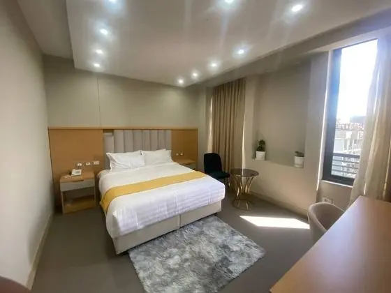 Standard Tek Büyük Yataklı Oda