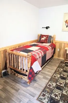 Basic Tek Büyük veya İki Ayrı Yataklı Oda, Birden Çok Yatak (NO PRIVATE BATHROOM)