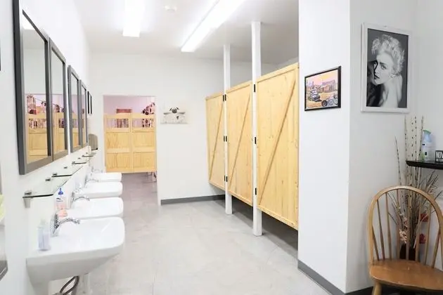 Basic Tek Büyük veya İki Ayrı Yataklı Oda, Birden Çok Yatak (NO PRIVATE BATHROOM)