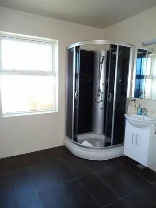 Tek Büyük veya İki Ayrı Yataklı Oda, Özel Banyo