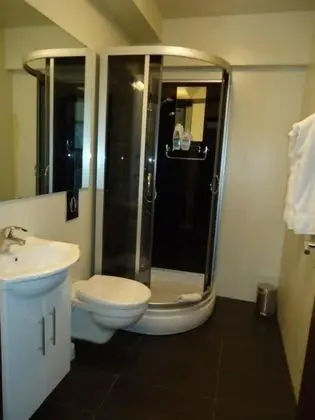Tek Büyük veya İki Ayrı Yataklı Oda, Özel Banyo