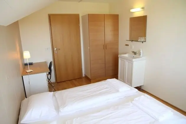 Standard Tek Büyük veya İki Ayrı Yataklı Oda, Ortak Banyo