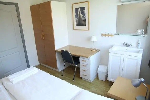 Standard Tek Büyük veya İki Ayrı Yataklı Oda, Ortak Banyo