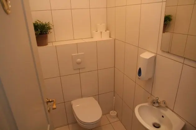 Standard Tek Büyük veya İki Ayrı Yataklı Oda, Ortak Banyo