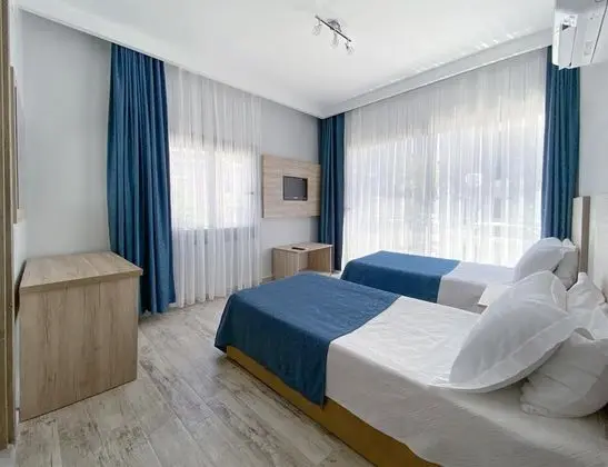 Standart Geniş Oda, Marina Manzaralı, Fransız Balkonlu