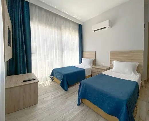 Standart Geniş Oda, Marina Manzaralı, Fransız Balkonlu