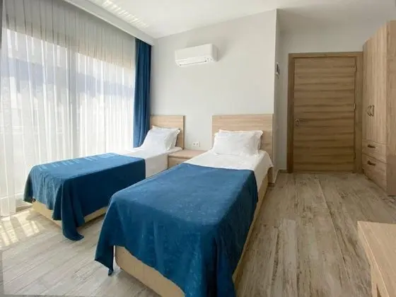 Standart Geniş Oda, Marina Manzaralı, Fransız Balkonlu