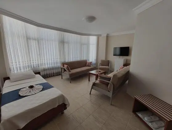 Aile Suiti, Deniz ve Şehir Manzaralı, Balkonlu