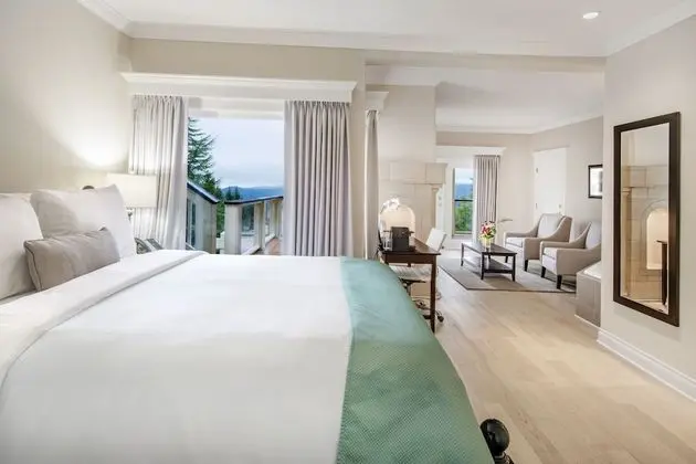 Aquila View Room