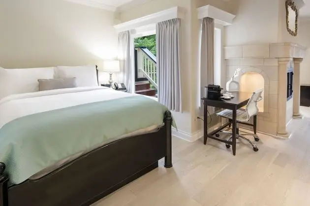 Aquila View Room