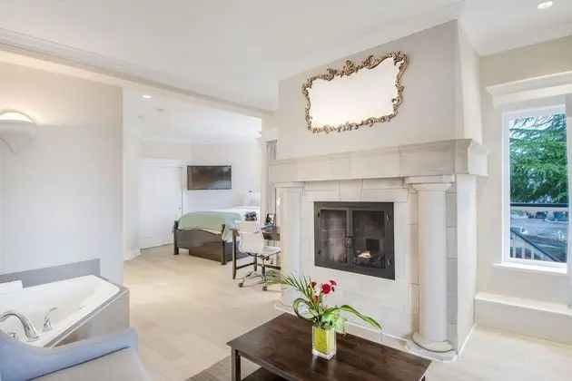 Aquila View Room
