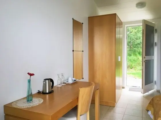 Standard Tek Büyük veya İki Ayrı Yataklı Oda, Özel Banyo, Ek Bina