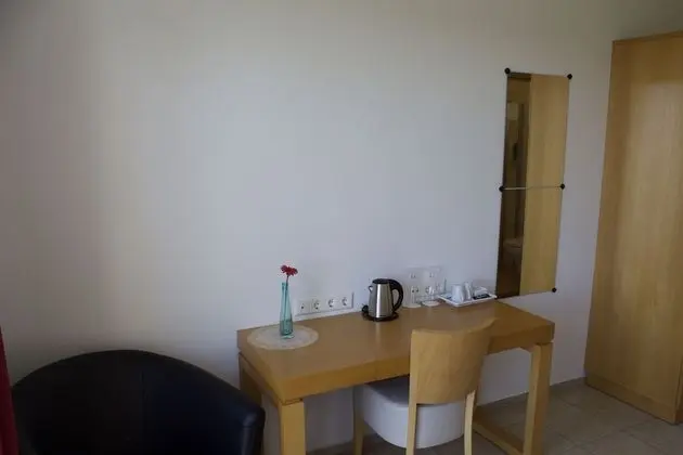 Standard Tek Büyük veya İki Ayrı Yataklı Oda, Özel Banyo, Ek Bina