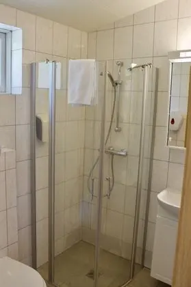 Standard Tek Büyük veya İki Ayrı Yataklı Oda, Özel Banyo, Ek Bina