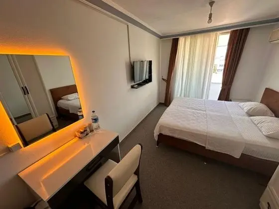 Standart Oda, Manzarasız, Balkonlu