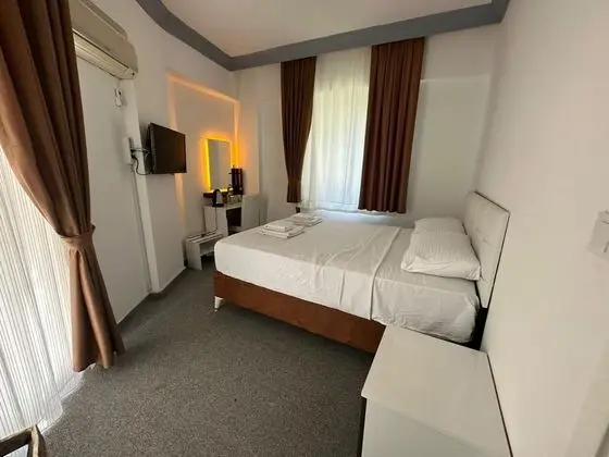 Suite, Manzarasız, Balkonlu
