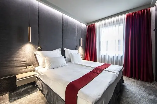 Deluxe Tek Büyük Yataklı Oda