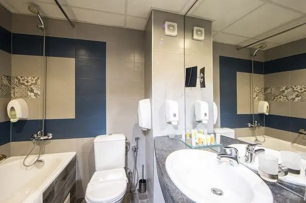 Deluxe Tek Büyük Yataklı Oda (2 adults & 1 child)