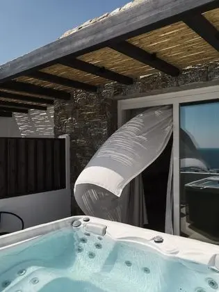Junior Süit, Deniz Manzaralı (Outdoor Jetted Tub)