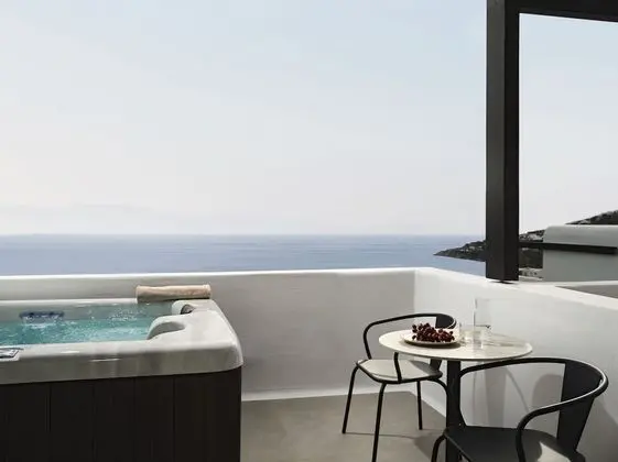 Junior Süit, Deniz Manzaralı (Outdoor Jetted Tub)