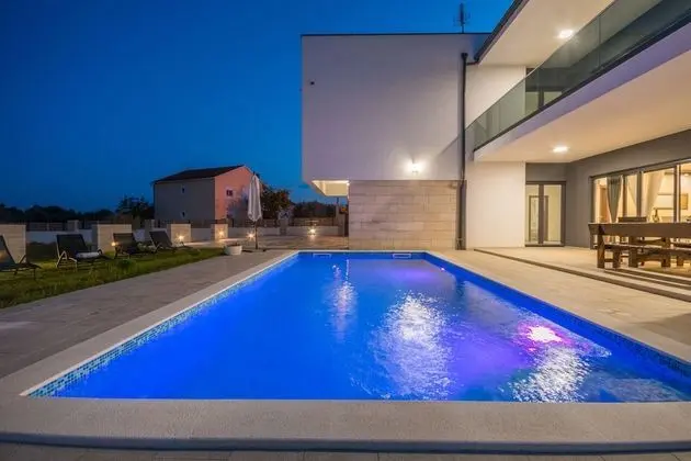 Villa, Sigara İçilebilir