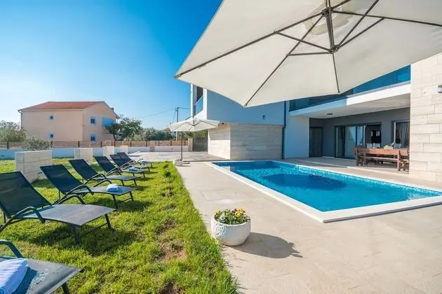 Villa, Sigara İçilebilir