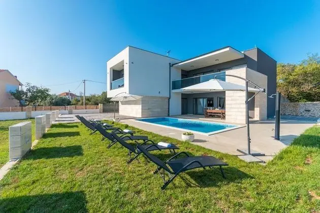 Villa, Sigara İçilebilir