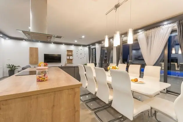 Villa, Sigara İçilebilir