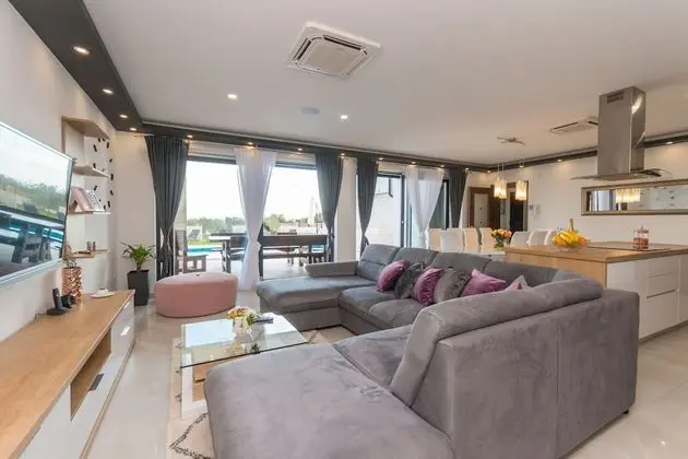 Villa, Sigara İçilebilir