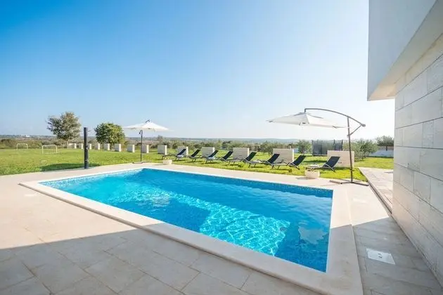 Villa, Sigara İçilebilir