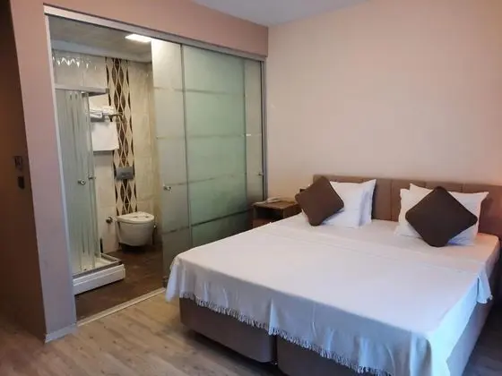 Standart Oda, Kara Manzaralı