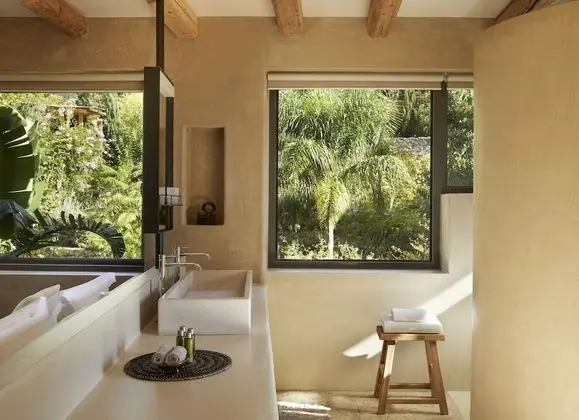 Superior Raw Retreat Side Sea View