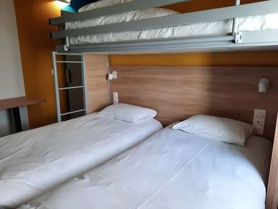 Standard Oda, 3 Tek Kişilik Yatak