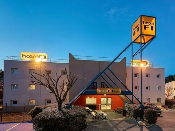 Oda, 2 Tek Kişilik Yatak (Side Car)