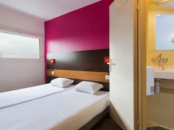 Oda, 2 Tek Kişilik Yatak (Side-Car)