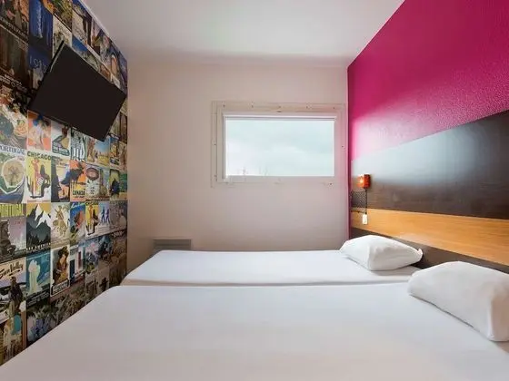 Oda, 2 Tek Kişilik Yatak (Side-Car)