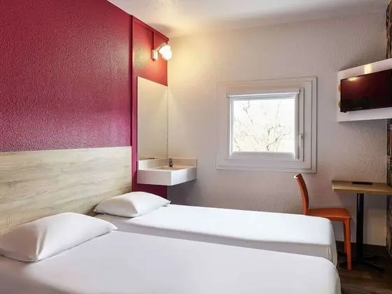 Oda, 1 Çift Kişilik Yatak (Side Car)