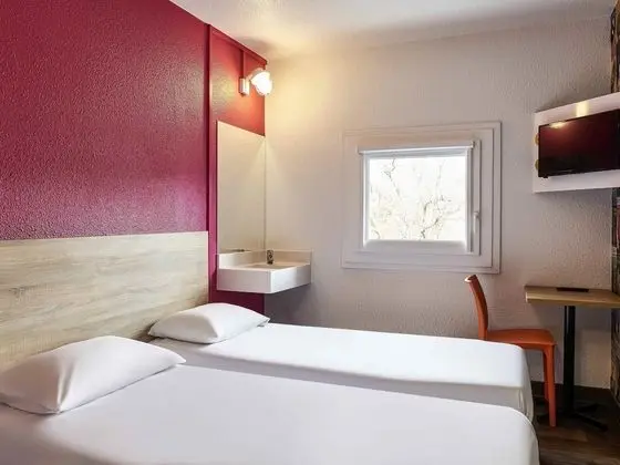 Oda, 1 Çift Kişilik Yatak (Side Car)