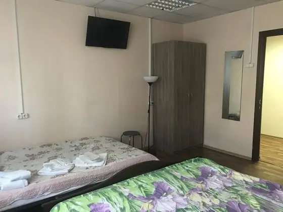 Standard Üç Kişilik Oda, Ortak Banyo (8)