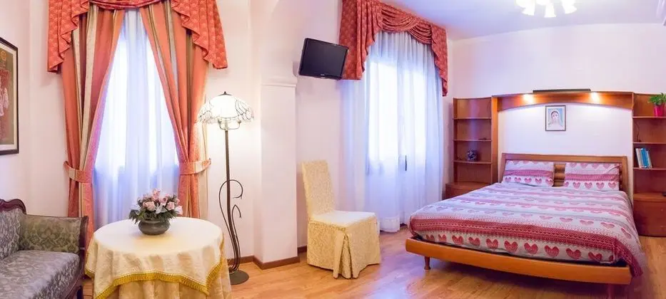 Superior Tek Büyük Yataklı Oda