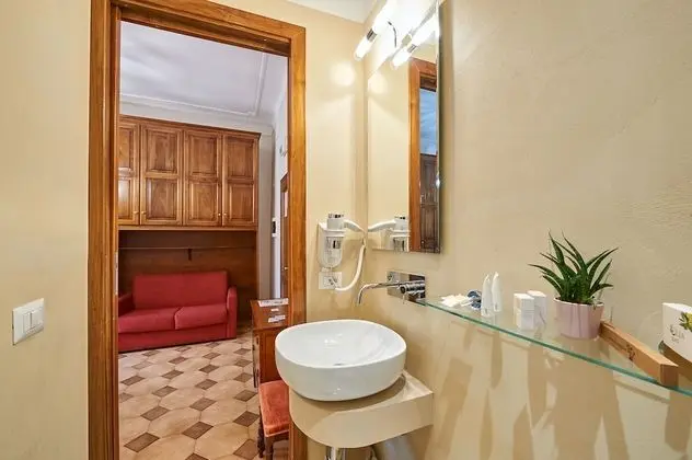 Classic Üç Kişilik Oda