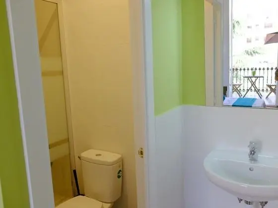 Tek Büyük Yataklı Oda (with Private Bathroom)