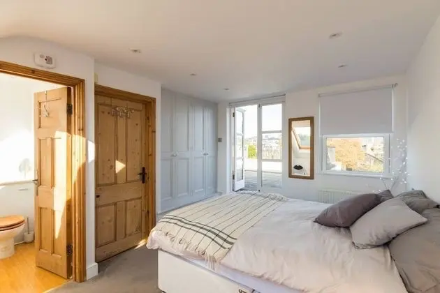 Villa (4 Bedrooms)