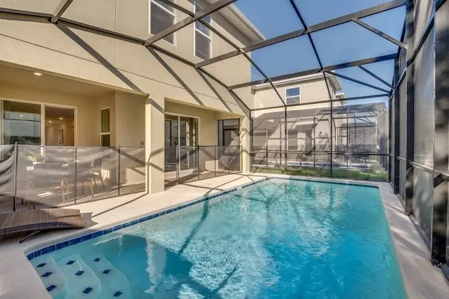 Villa (2145BMD)
