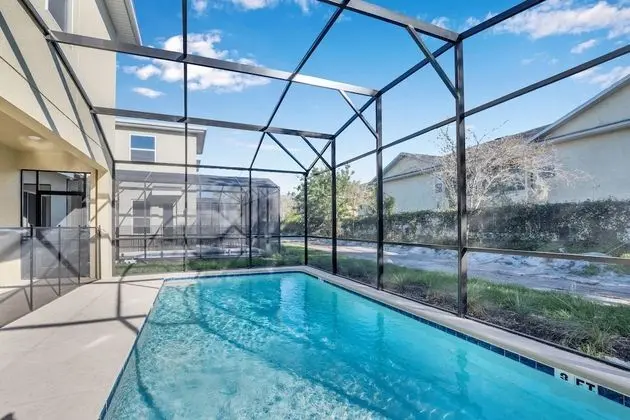Villa (2145BMD)